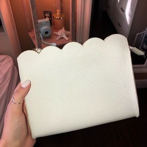 Marley Lily white scallop clutch